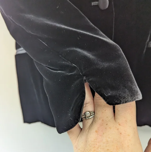 Giorgio Armani‎ Black Velvet Tuxedo Jacket